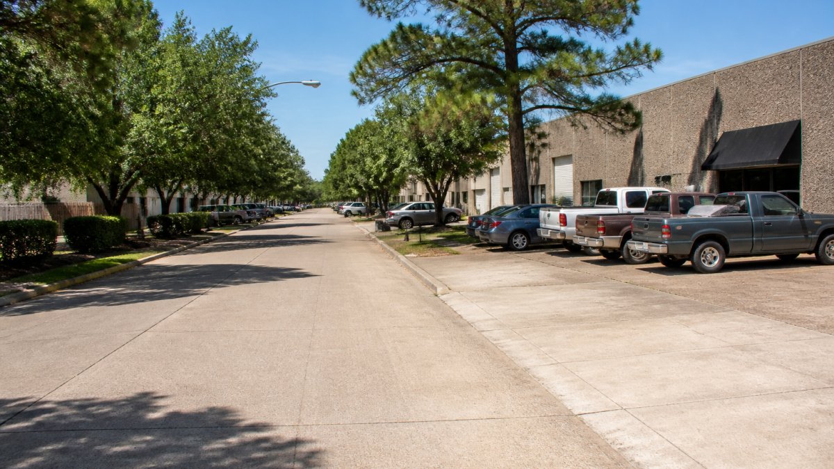 16800 Feather Craft Ln Houston TX 77058: CarVibe Guide