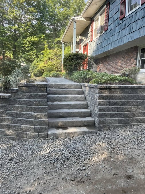 retaining wall with steps
