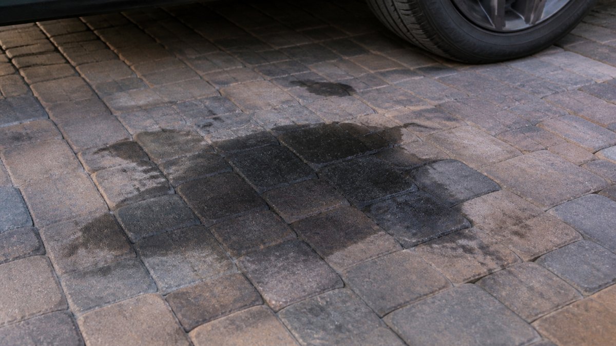 5 Ways Paver Sealing Fails to Remove Oil Stains