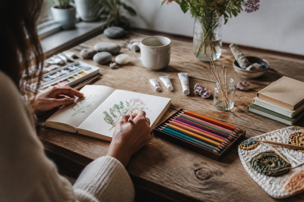 7 Alternatives to Digital Art for Stress Relief in 2026