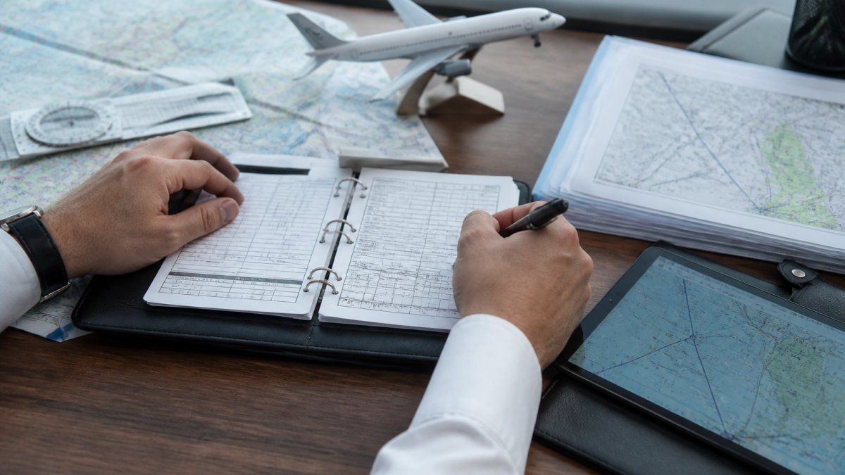 7 Tips for Aircraft Dispatcher Career Success