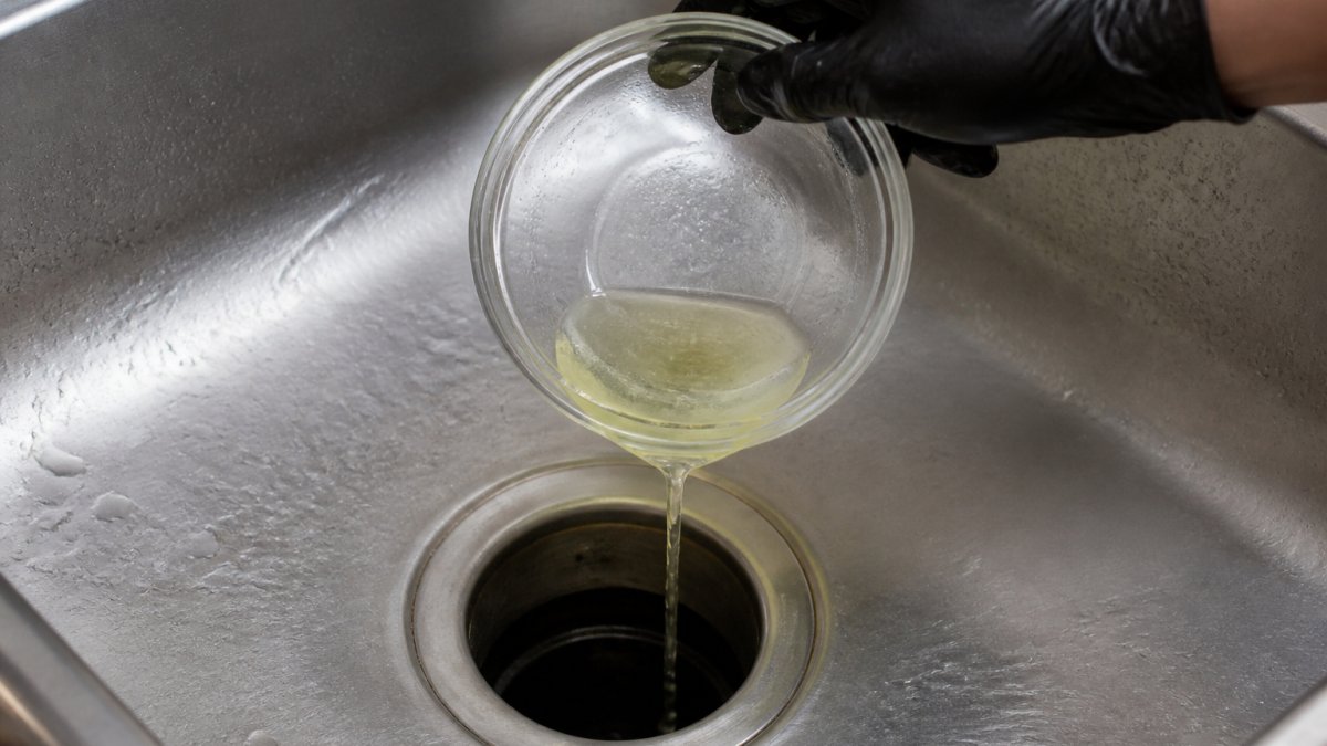 7 Ways to Clear Grease From Kitchen Drains