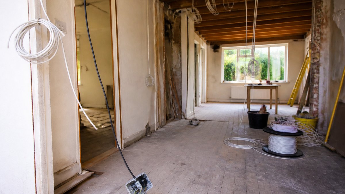 8 Electrical Rewiring Disruptions That Test Homeowners