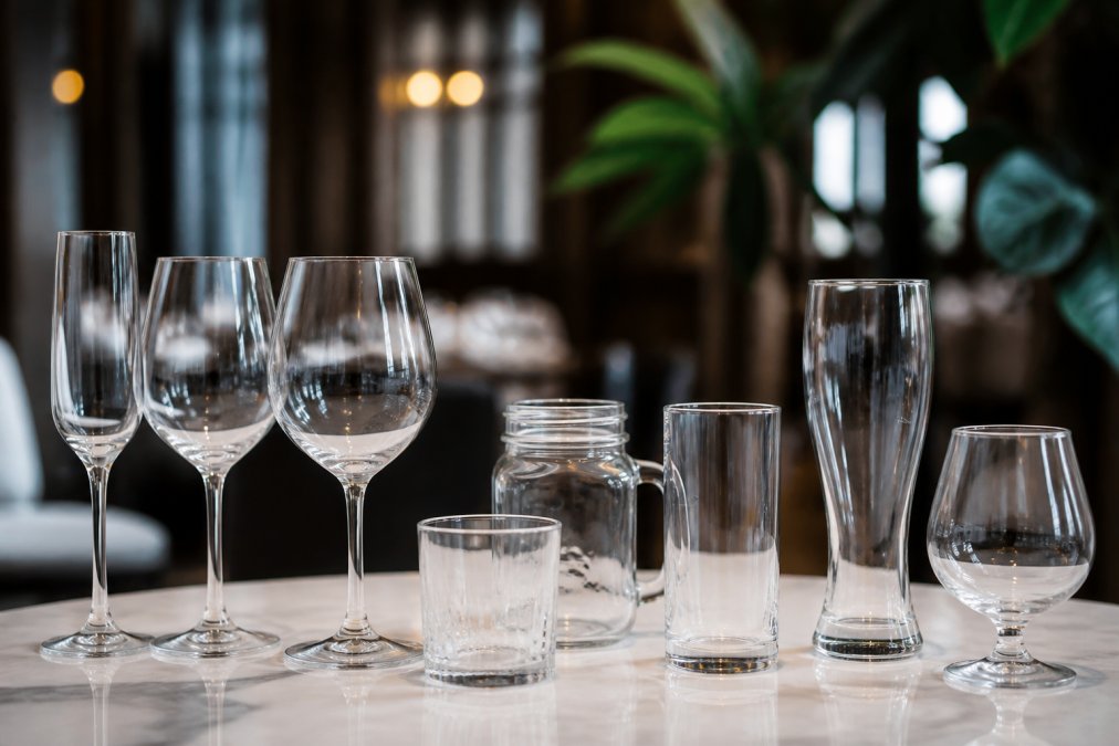 9 Best Custom Branded Drinkware Options for Hotel Events
