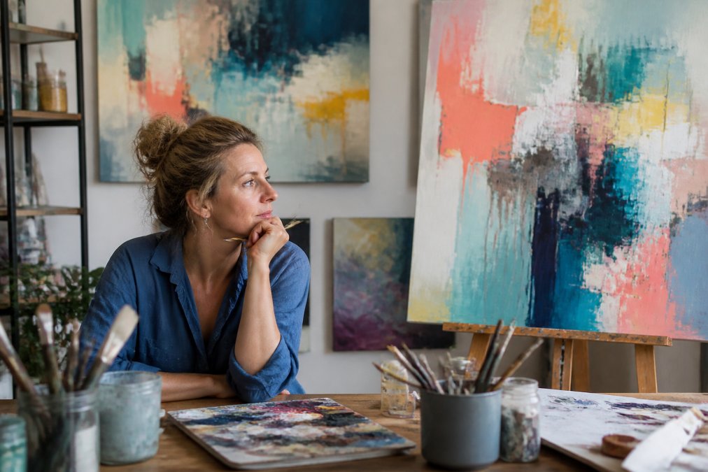 Abstract Art Inspiration for Creative Workspaces: 7 Steps