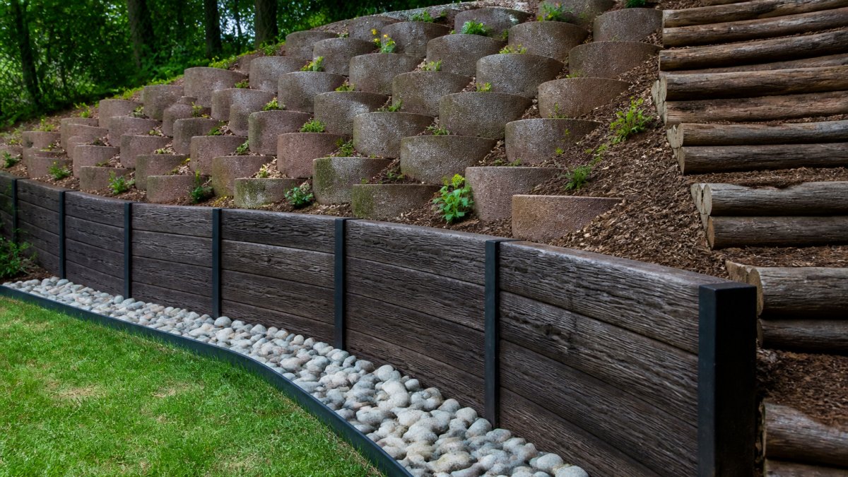 Alternatives to Concrete Retaining Walls for Drainage