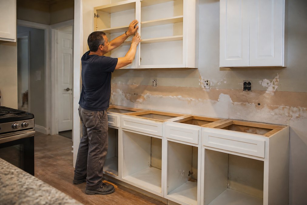 Alternatives to Full Kitchen Cabinet Replacement