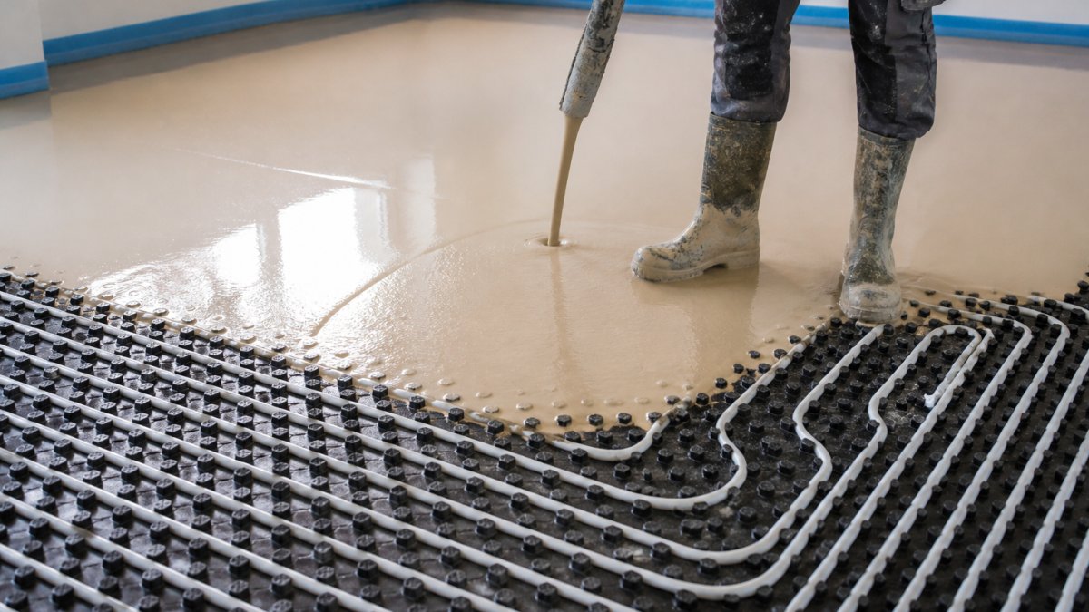 Underfloor Heating Build-Ups: Comparing Screeds and Dry Systems