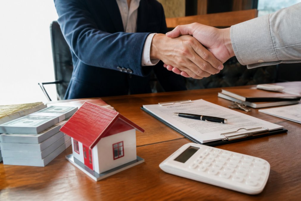Apply for a Fast Real Estate Bridge Loan: 2026 Guide