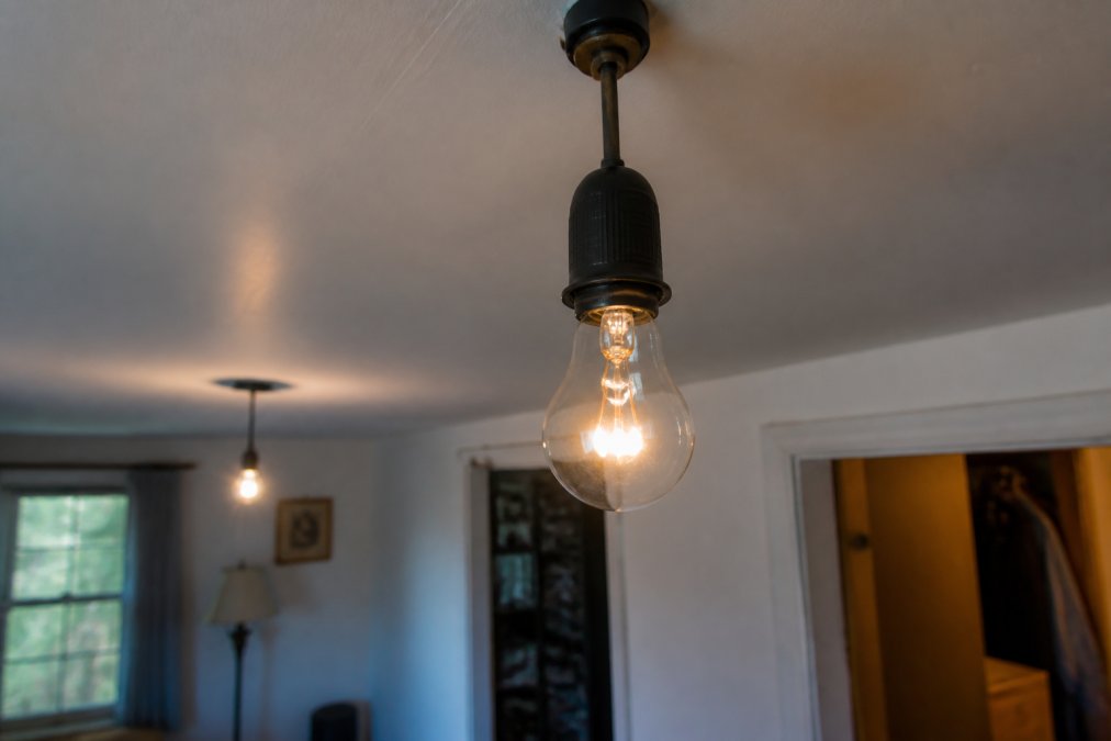 Bad Neutral Wire Cause Flickering Lights?