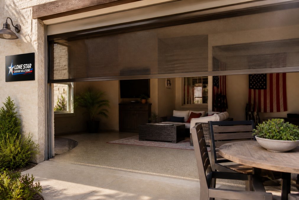 Benefits of Retractable Garage Screens: A 2026 Guide