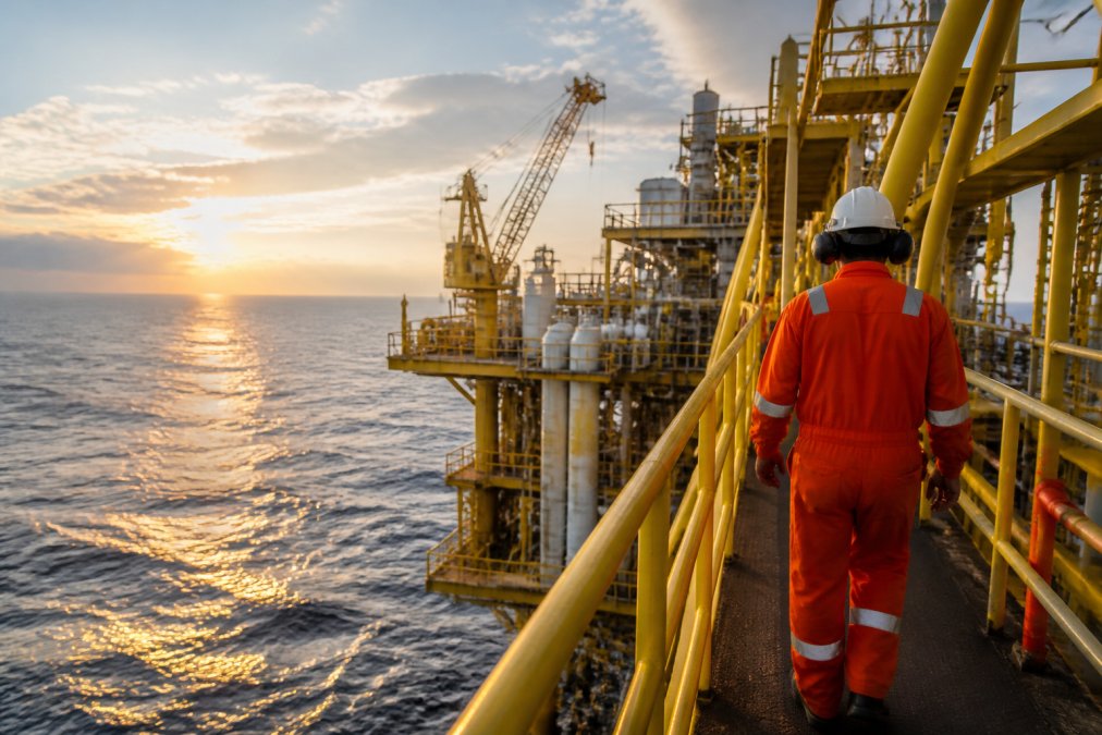 Benefits of Working on Offshore Oil Platforms