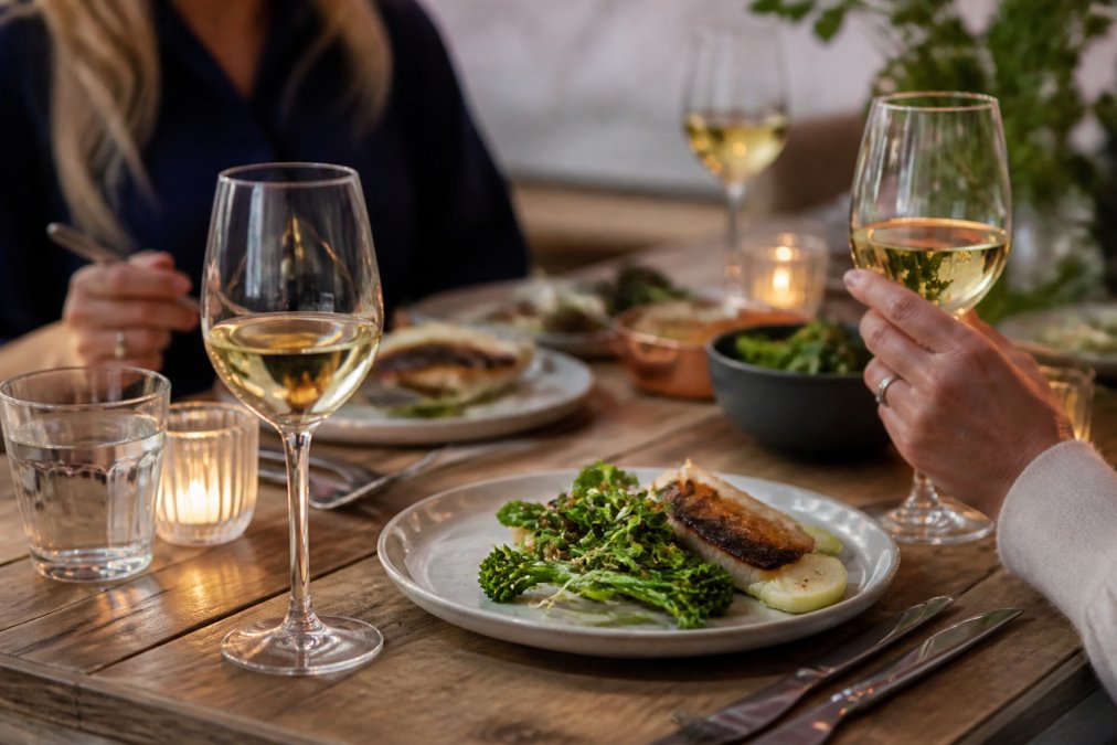 Miris Blend Instagram post showing wine and food pairing