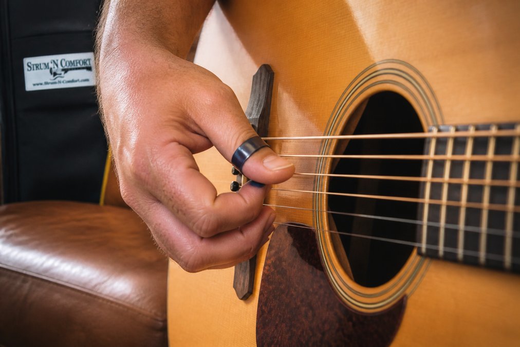 Side-by-side comparison of thumb picks