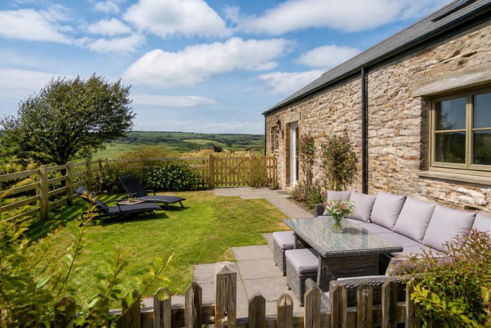 Professional illustration showing Devonshire for dog-friendly cottages south devon