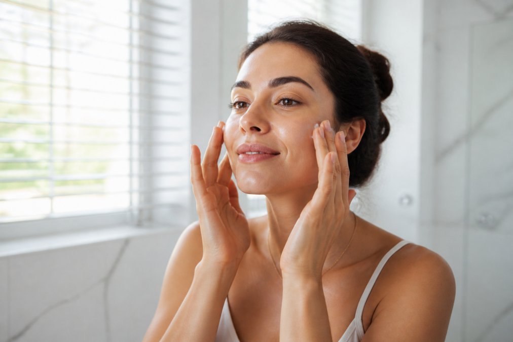 Expert tips illustration for Close for best facial for sensitive skin