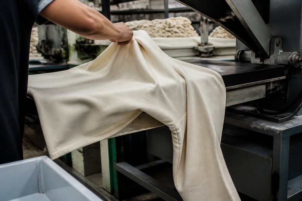 Best Heavyweight Cotton Fabric Weight: GSM Guide