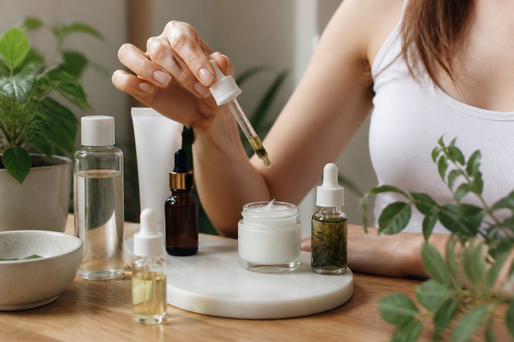 Step-by-step visual guide for Woman for best moisture cream