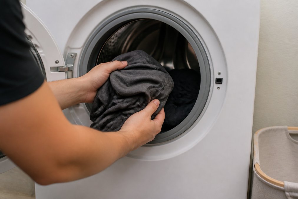 Step-by-step visual guide for best moisture wicking fabrics for weightlifting