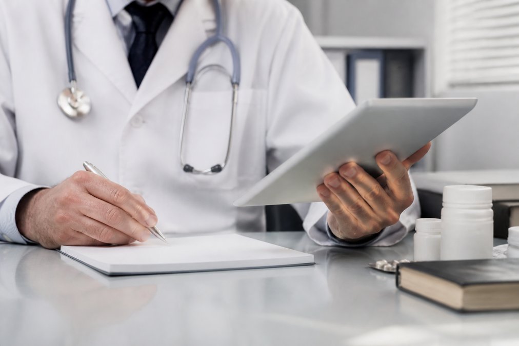 Professional illustration showing online ed treatment