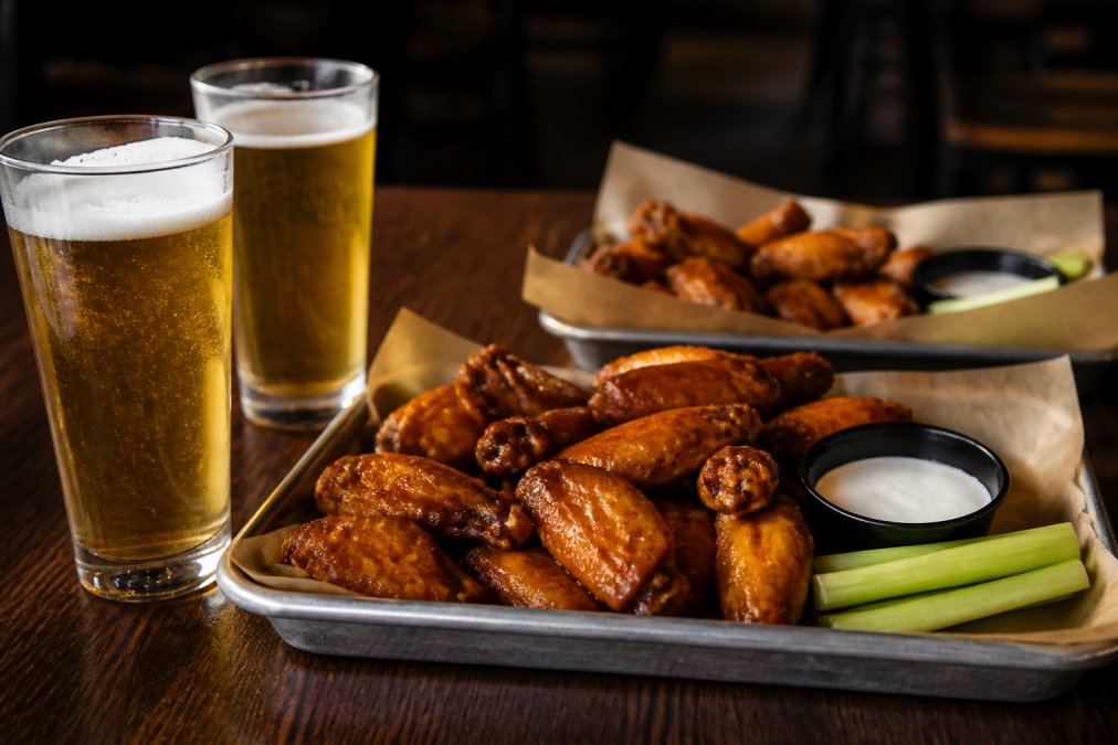 Best Places for Wings and Beer: A Local Guide