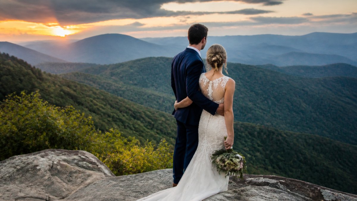 Best Places to Elope in Gatlinburg: 7 Scenic Spots