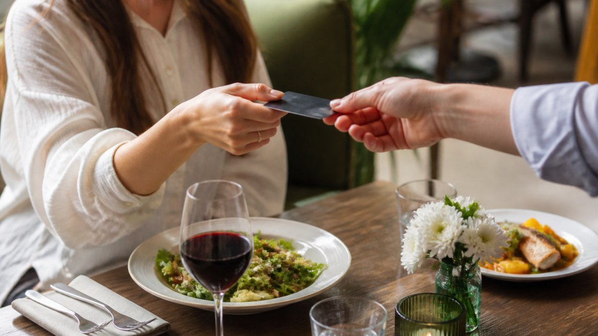 Best Restaurant Subscription Perks to Increase Signups