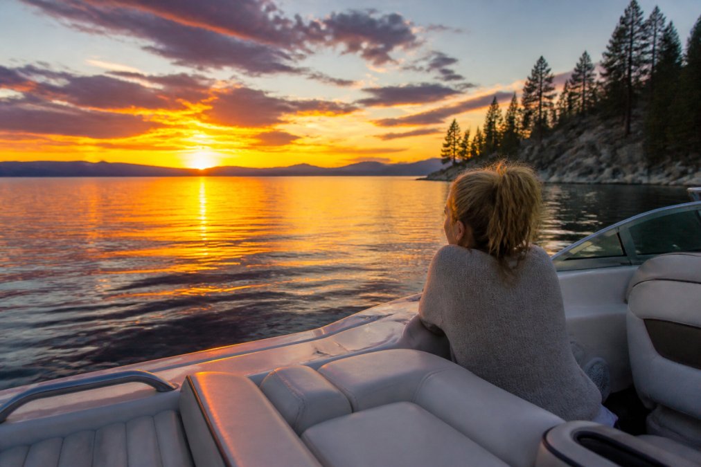Best Time for Lake Tahoe Sunset: Complete 2026 Guide