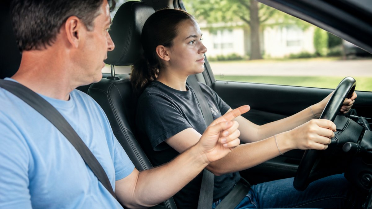 Best Way to Teach a Teen Driver: A Parent's Guide