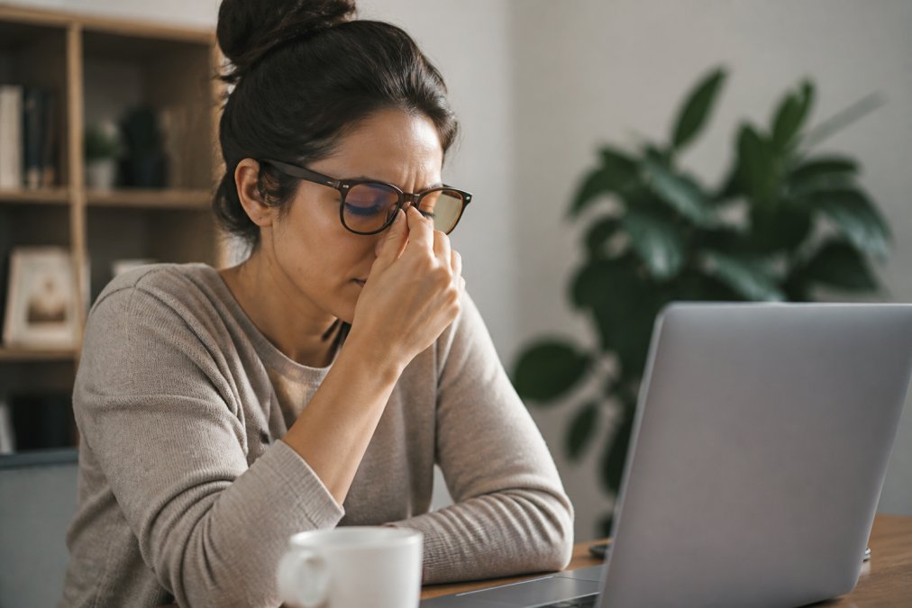 Blue Light Glasses for Dry Eyes: Do They Work?