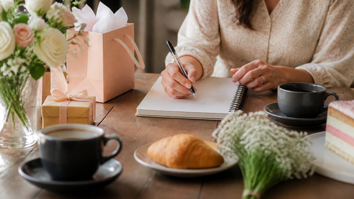 Bridal Shower Timeline and Planning Guide