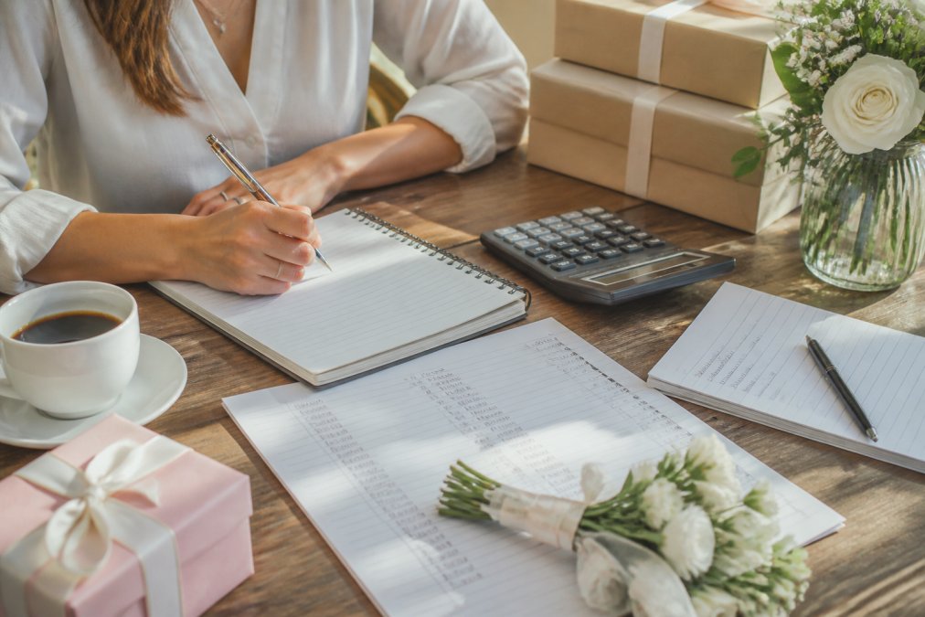 Budget Bridal Shower Guest List: Plan Smart