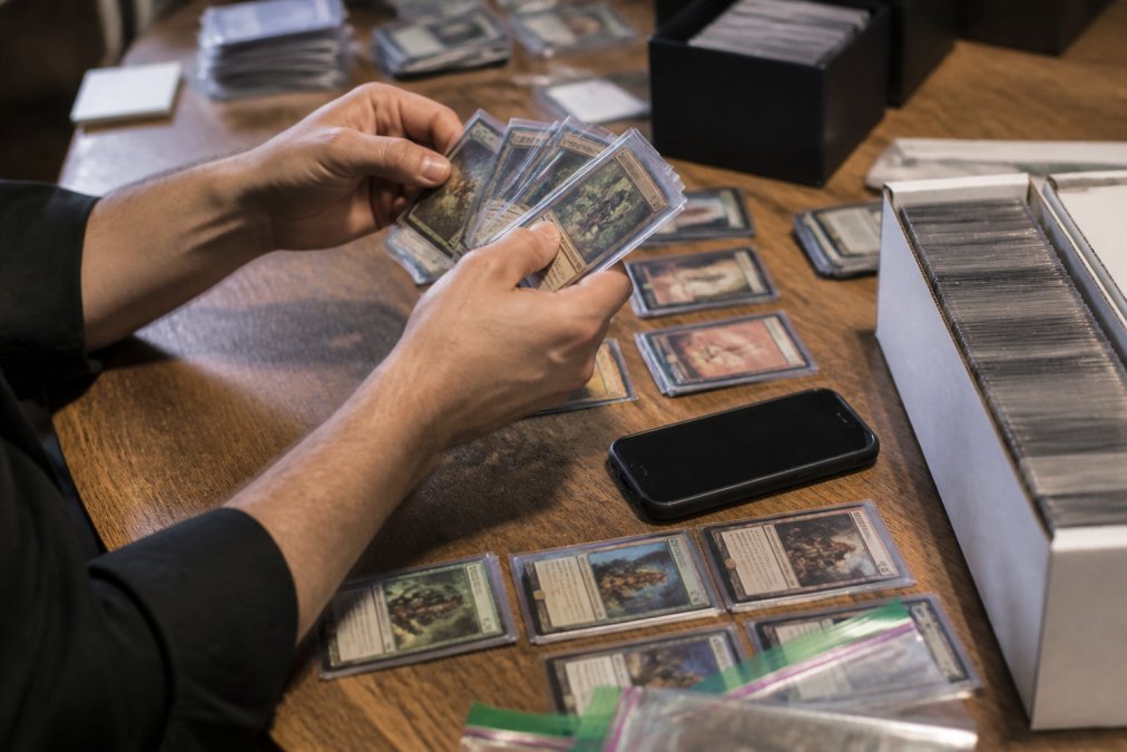 Process flowchart for how to build competitive decks cheaply by sorting and buying individual card singles.