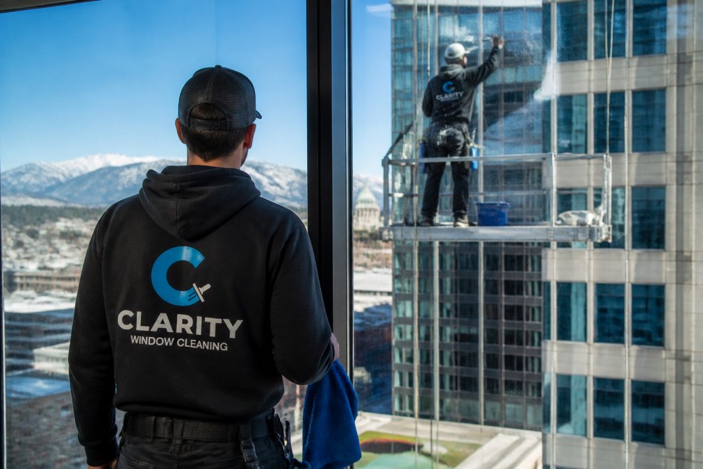 Business Window Washing: A Guide for Facilities Managers