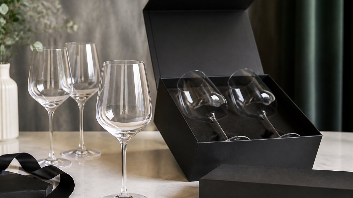 Calculate Custom Logo Wine Glass Costs: A 2026 Guide