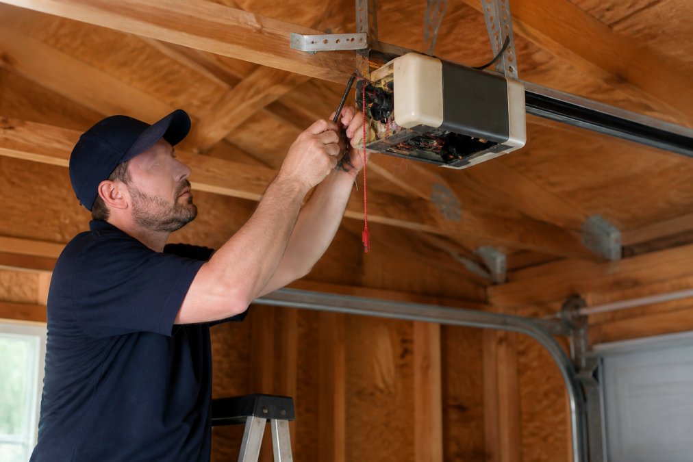 Can Old Garage Openers Be Repaired? A 2026 Guide