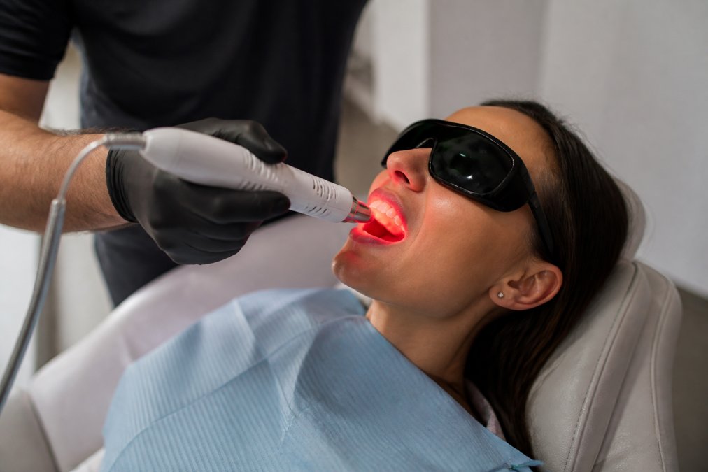 Can Red Light Therapy Regrow Gums? What Research Shows