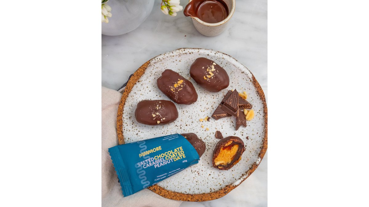 Chocolate Coated Date SALTED CARAMEL PEANUT