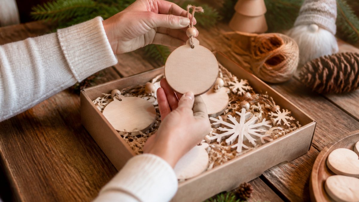 Christmas Personalized Decor: Ornaments & Gift Ideas