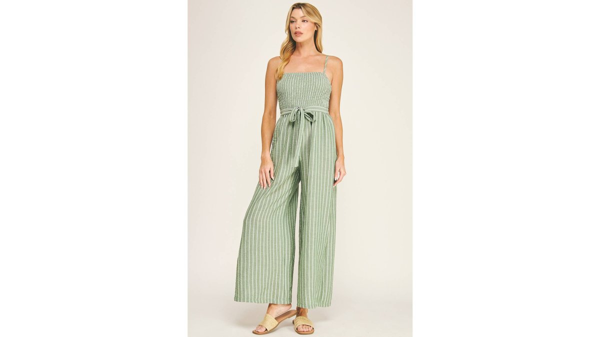COASTAL STRIPE SMOCKED WIDE LEG JUMPSUIT: COMFREY/WHITE /