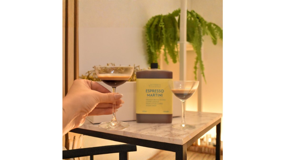 Cocktail & Glasses Gift Box