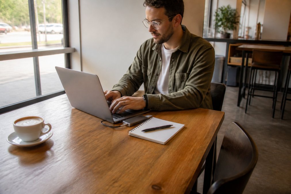 Professional illustration showing coffee shop etiquette for remote workers