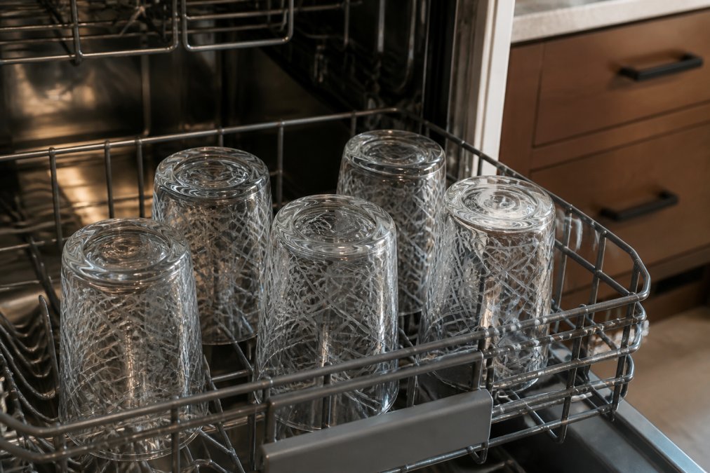 Commercial Dishwasher Safe Etched Glassware: Ultimate Guide