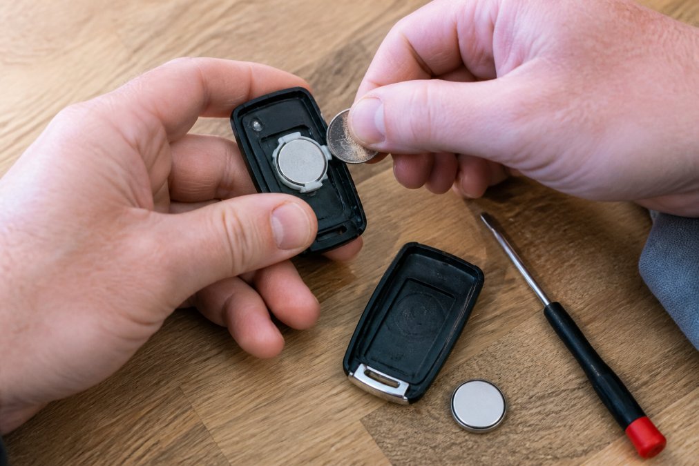 Step-by-step visual guide for Close for car key fob failure