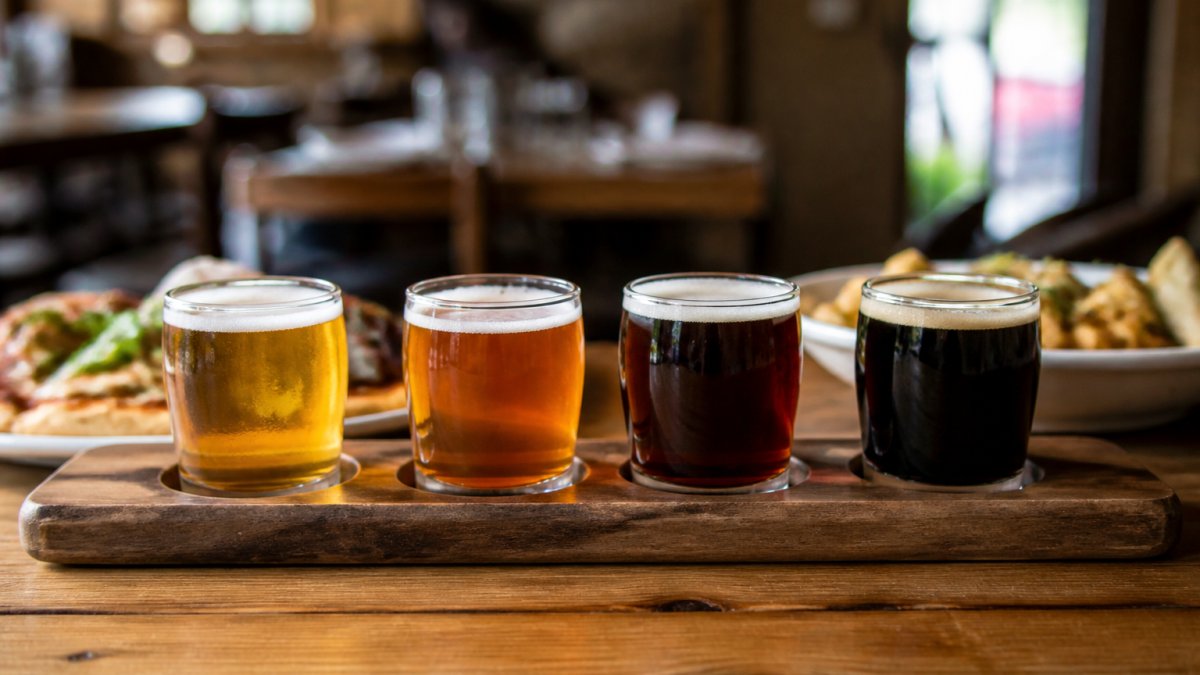 Craft Beer Flights: Tips for Choosing the Perfect Sampler