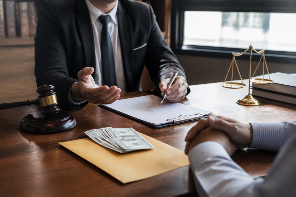 Criminal Defense Lawyer Consultation Cost: What to Expect