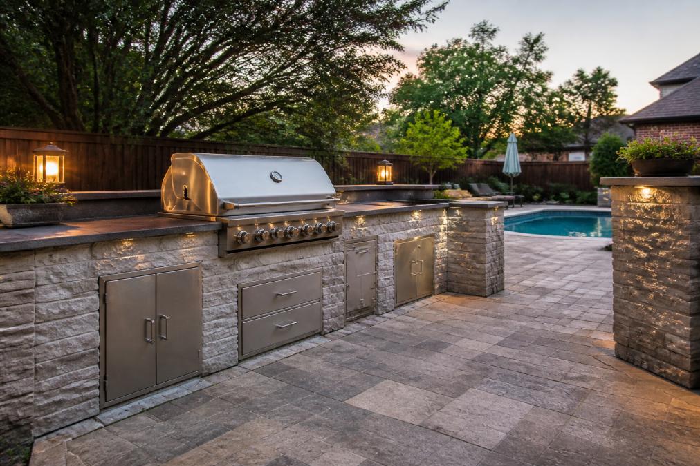 Custom Outdoor Kitchen Builders: Dallas Reviews & Guide
