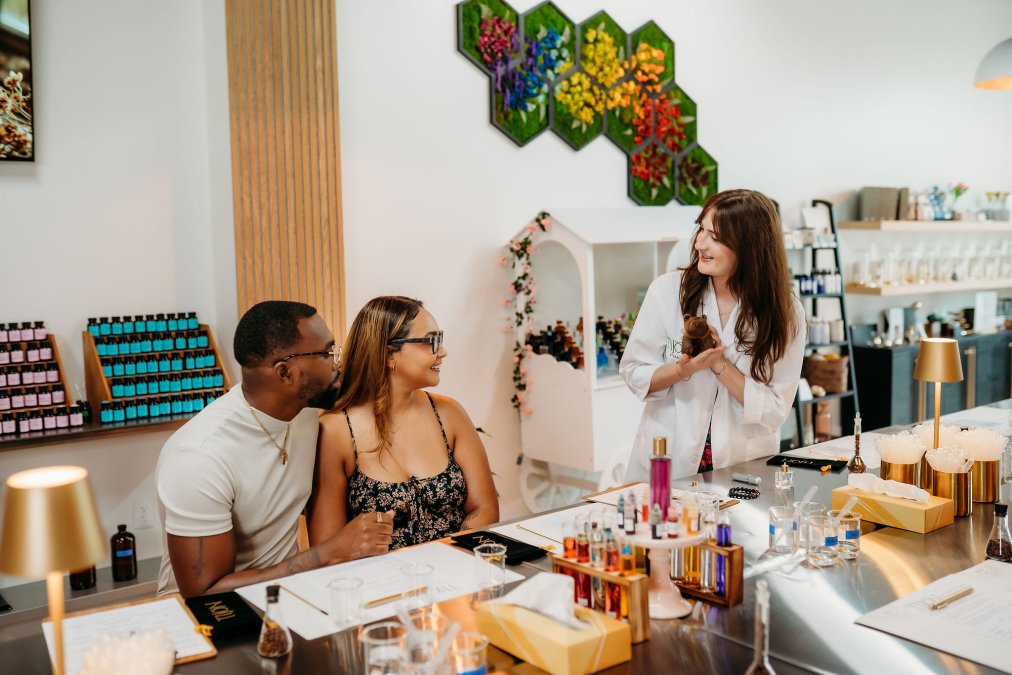Custom Scent vs Designer Perfume: What to Choose