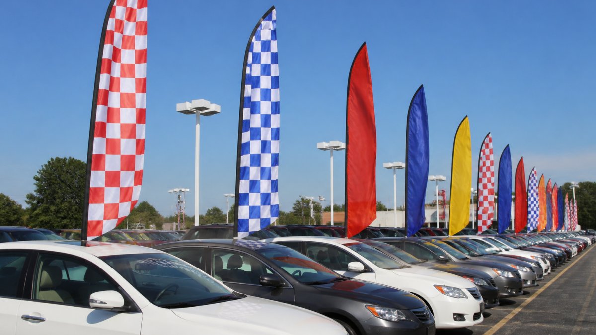 Design Custom Flags for Car Sales Events: 7-Step Guide