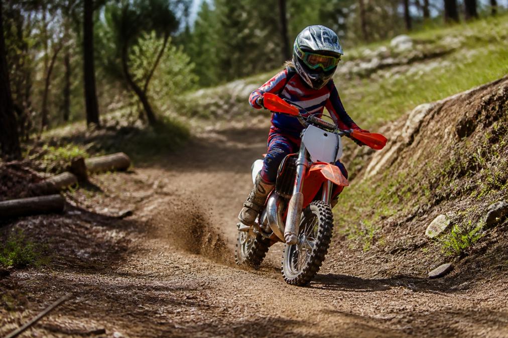 Dirt Bike Riding Techniques for Trails: Master the Fundamentals